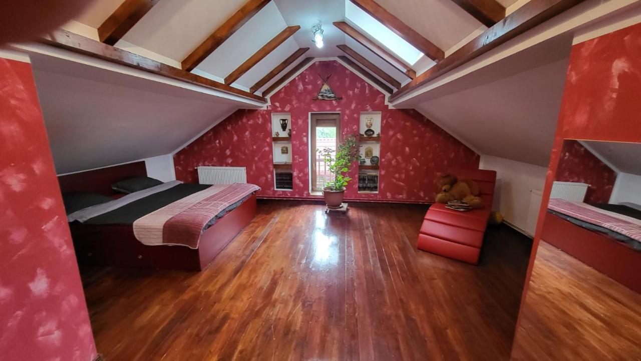 Casa In Oradea ! Villa Exterior photo